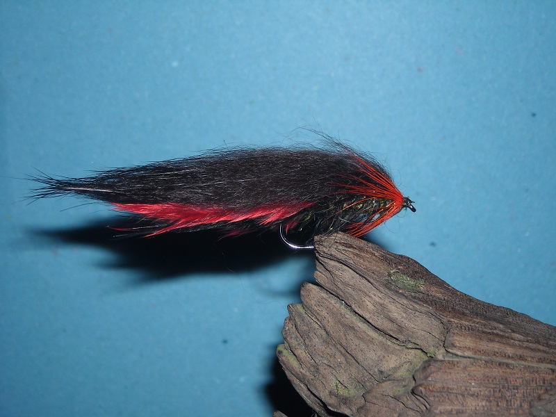 cierno cerveny strimer 1